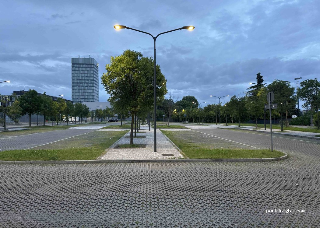 (20132) Milano - 102 Via Carlo Cazzaniga — foto