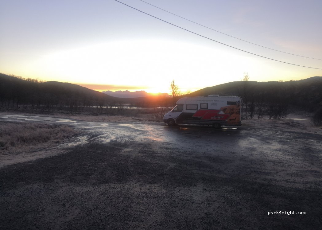 Keipen Mountain parking — foto