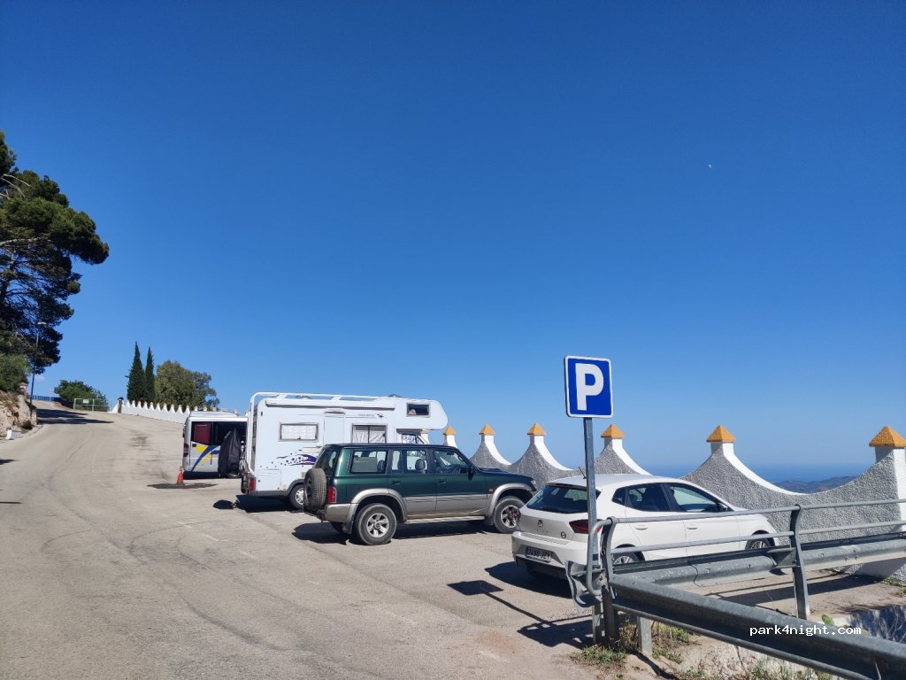 (29195) Comares - 5 Avenida de Málaga — foto