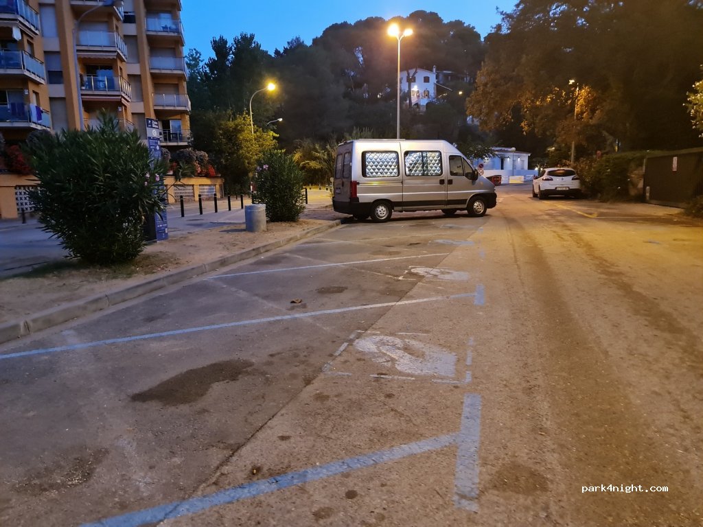 (17310) Lloret de Mar - 2 Carretera Cala Canyelles — foto 3