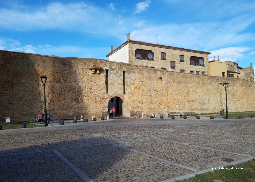 (37500) Ciudad Rodrigo - 8 Calle Campo de Carniceros — foto