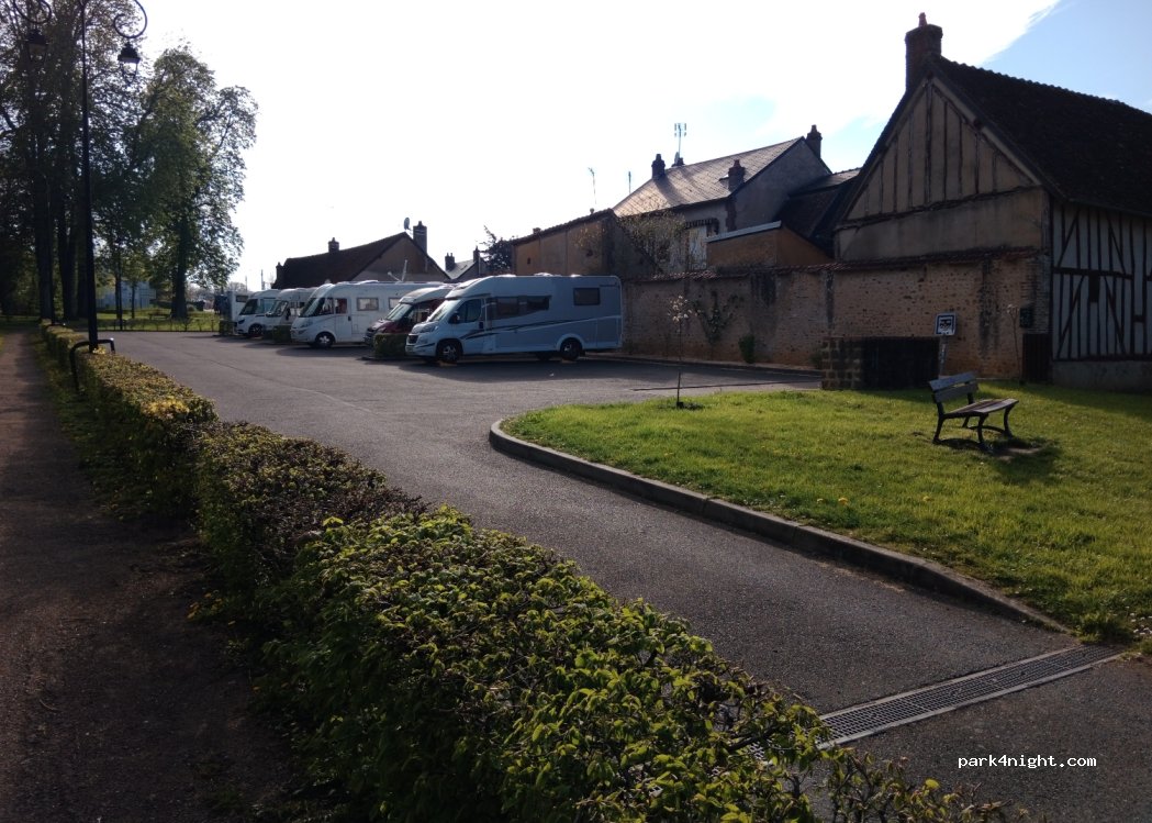 (89170) Saint-Fargeau - 1 Rue de Lavau — foto 3