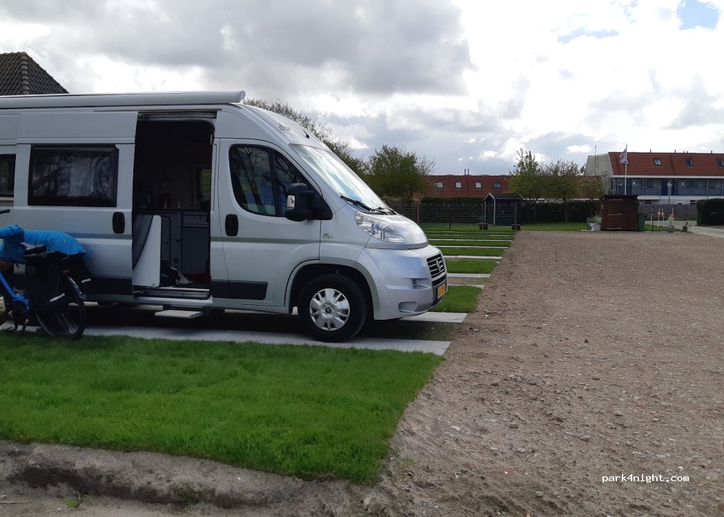 Camping en Camperplaats De Rijnhoeve — foto