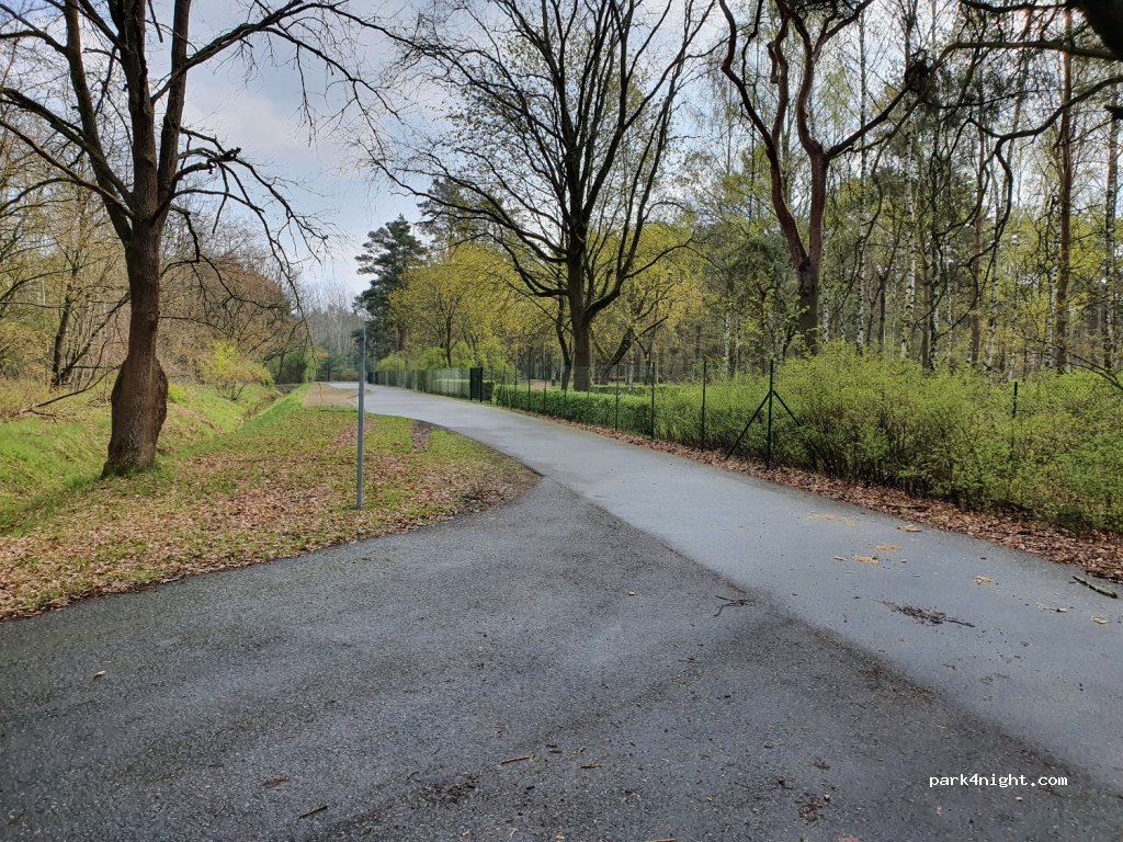 (14943) Luckenwalde - Zum Stalag-Friedhof — foto
