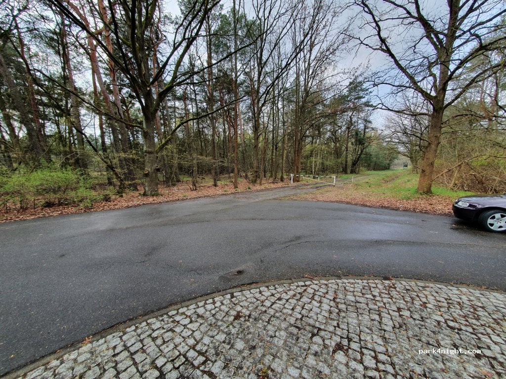 (14943) Luckenwalde - Zum Stalag-Friedhof — foto 4