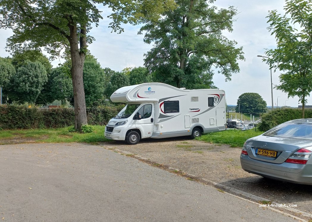 (6212 XS) Maastricht - 70 Hoge Kanaaldijk — foto 3