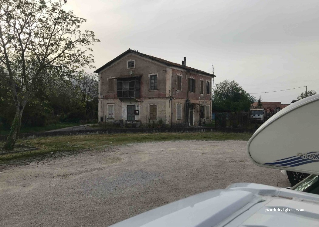 (04013) Doganella di Ninfa - 29 Via Ninfina — foto
