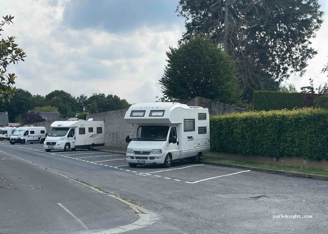 (14400) Bayeux - 1 Rue Pierre Trebucien — foto 3