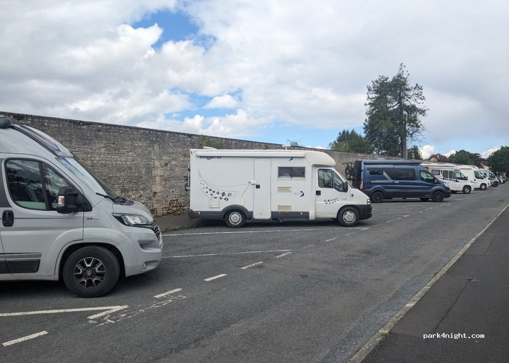 (14400) Bayeux - 1 Rue Pierre Trebucien — foto 4