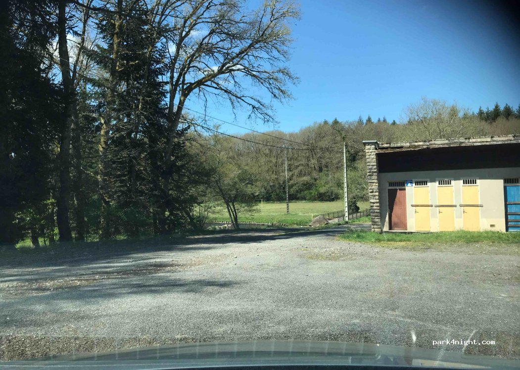 (23400) Bourganeuf - 6389 Route de Bénévent — foto