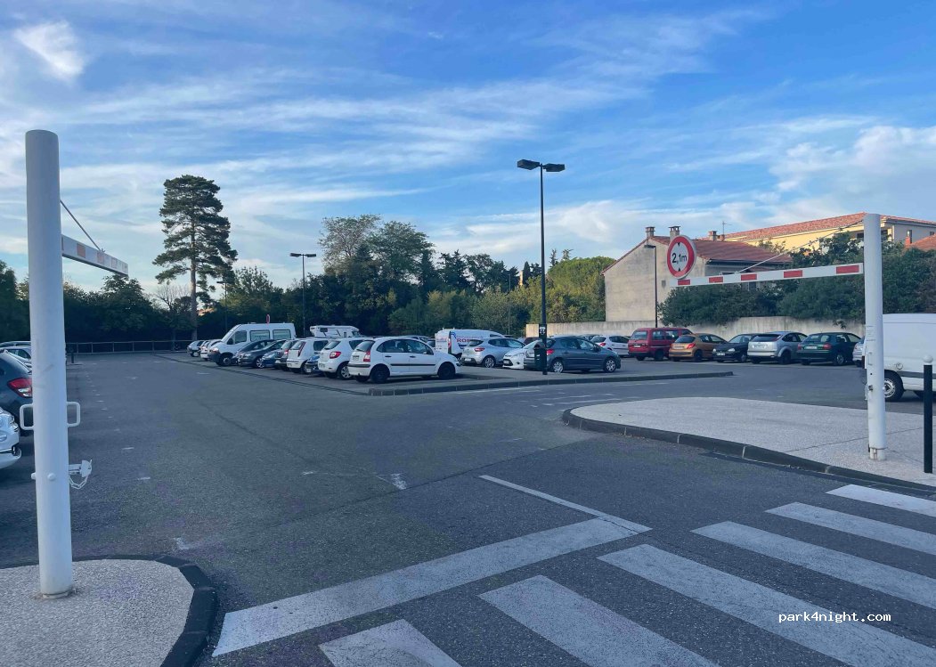 (84100) Orange - 123 Rue des Blanchisseurs — foto