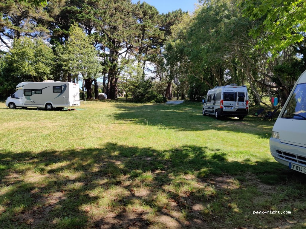 Esat Hovia Arzon — foto 2