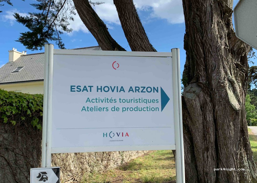 Esat Hovia Arzon — foto 3