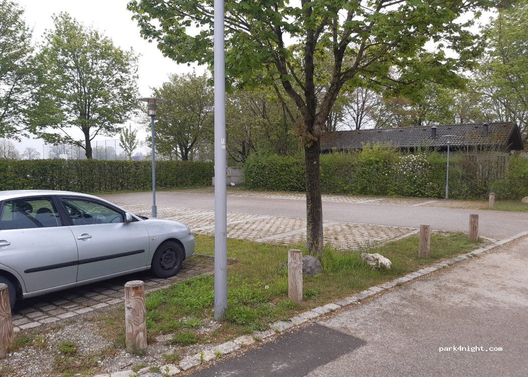 (85652) Pliening - 34 Kirchweg — foto