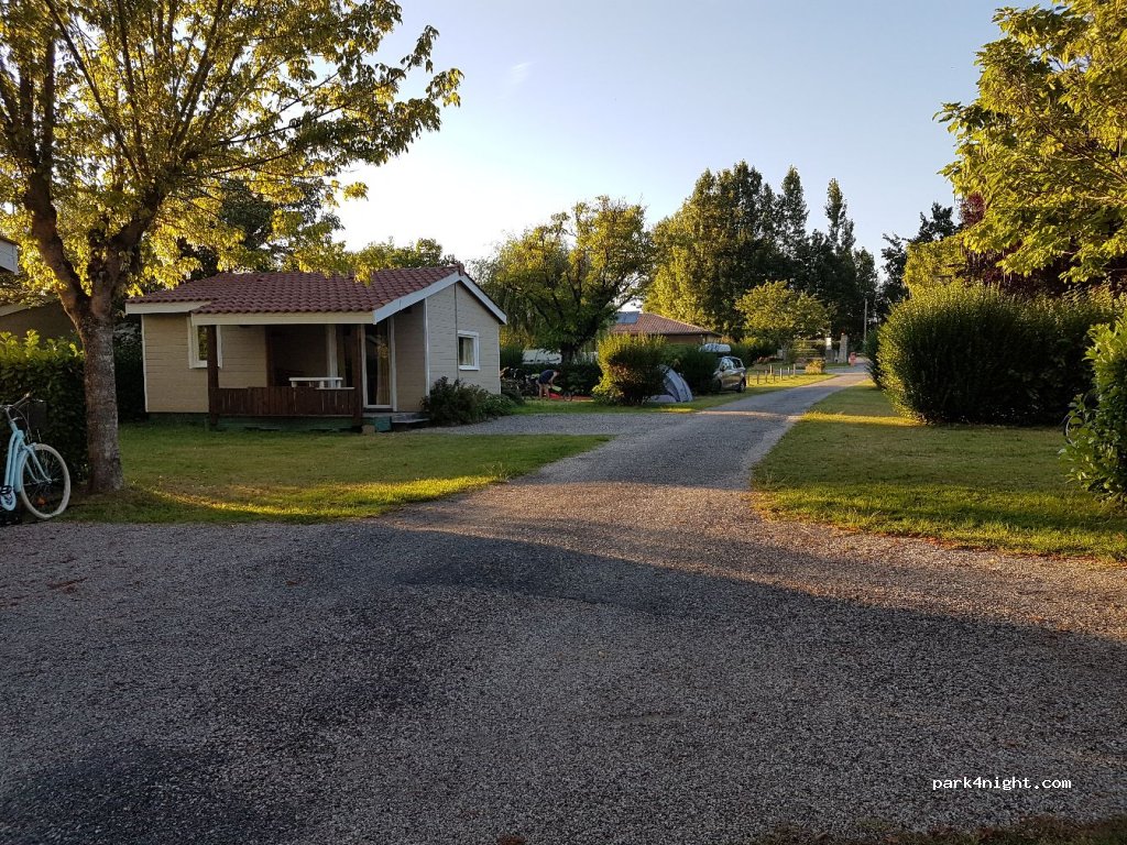 Camping Hameau de Lustrac — foto