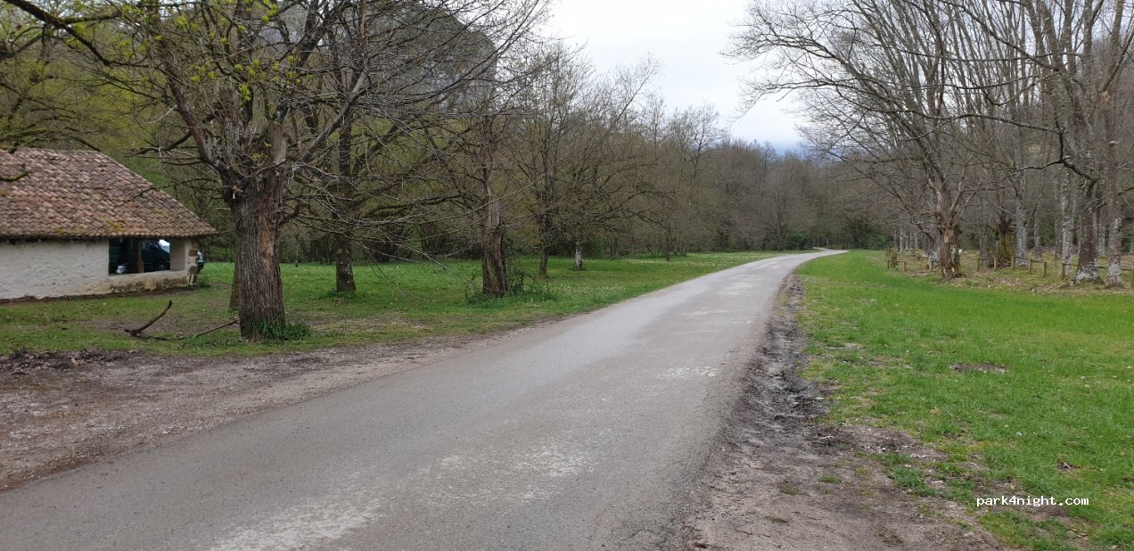 (31810) Urdiain - Unnamed Road — foto