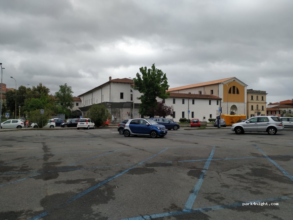 (19038) Sarzana - 2 Piazza Dino Ricchetti — foto