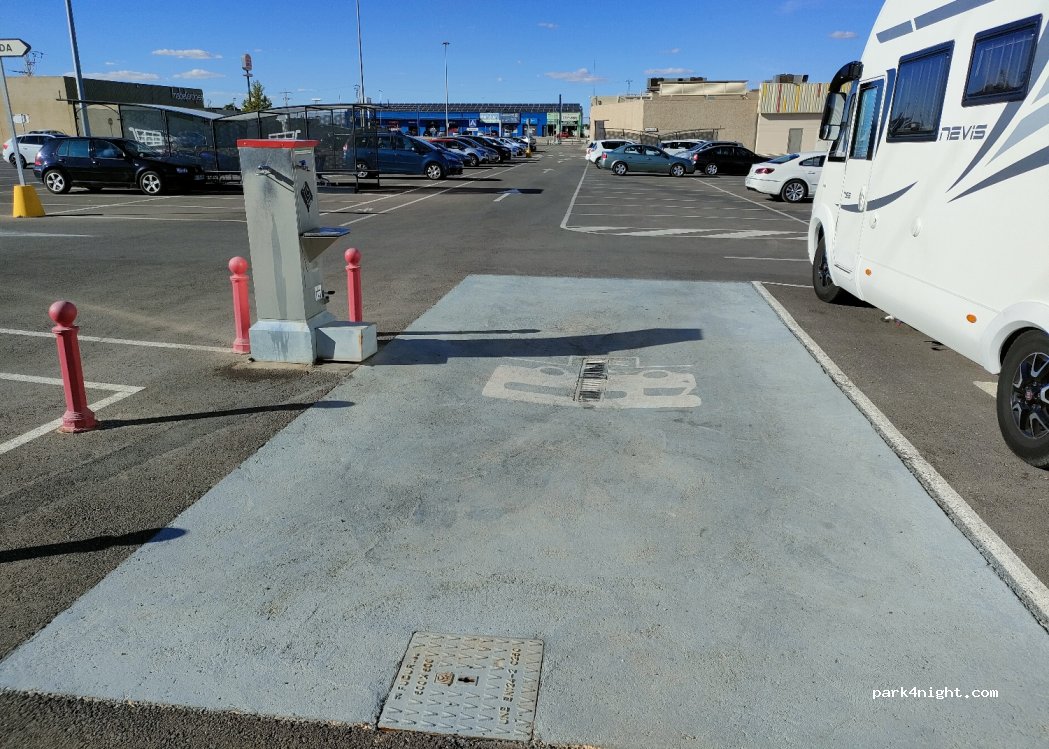 Área autocaravanas | Carrefour Alcázar de San Juan — foto 2