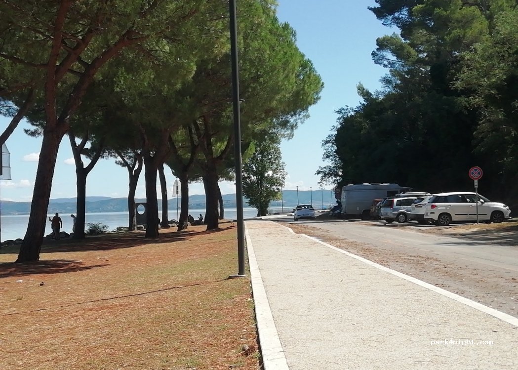 (06061) Castiglione del Lago - 1 Via Lungolago — foto 2