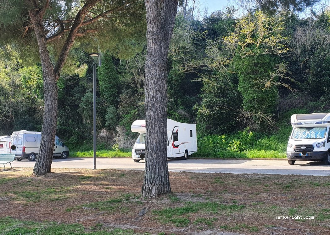 (06061) Castiglione del Lago - 1 Via Lungolago — foto 3
