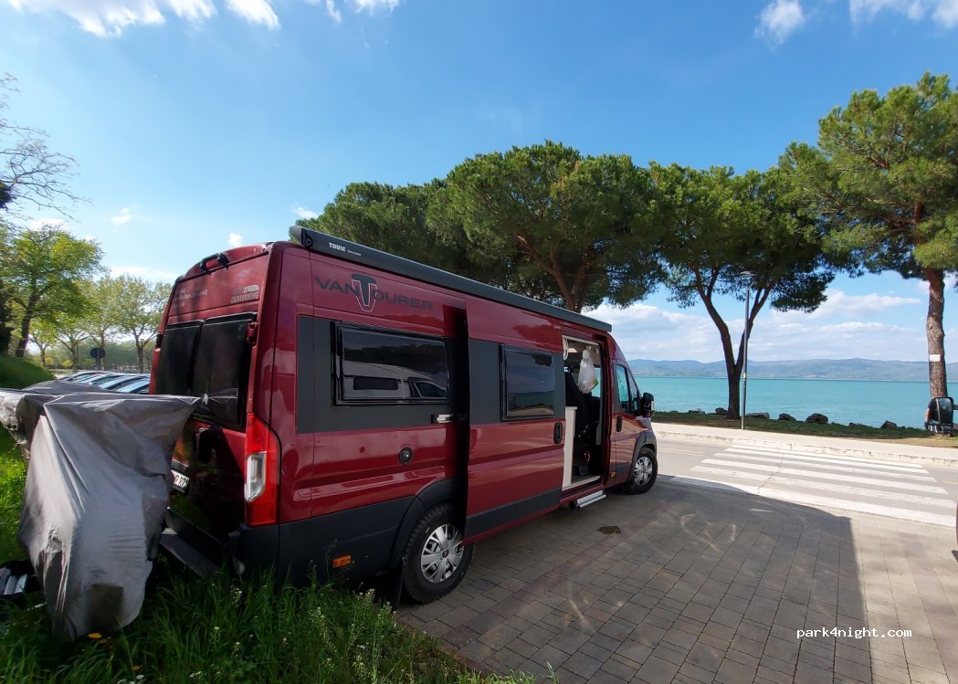 (06061) Castiglione del Lago - 1 Via Lungolago — foto 4