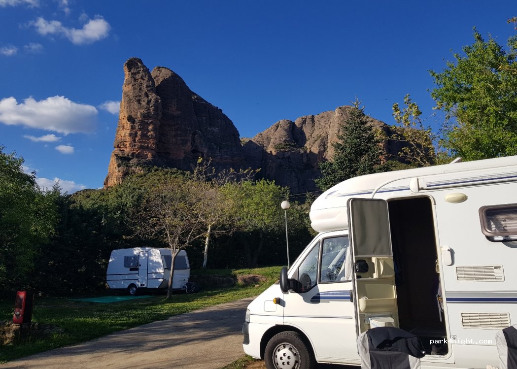 Camping municipal de Agüero,peña sola — foto 2