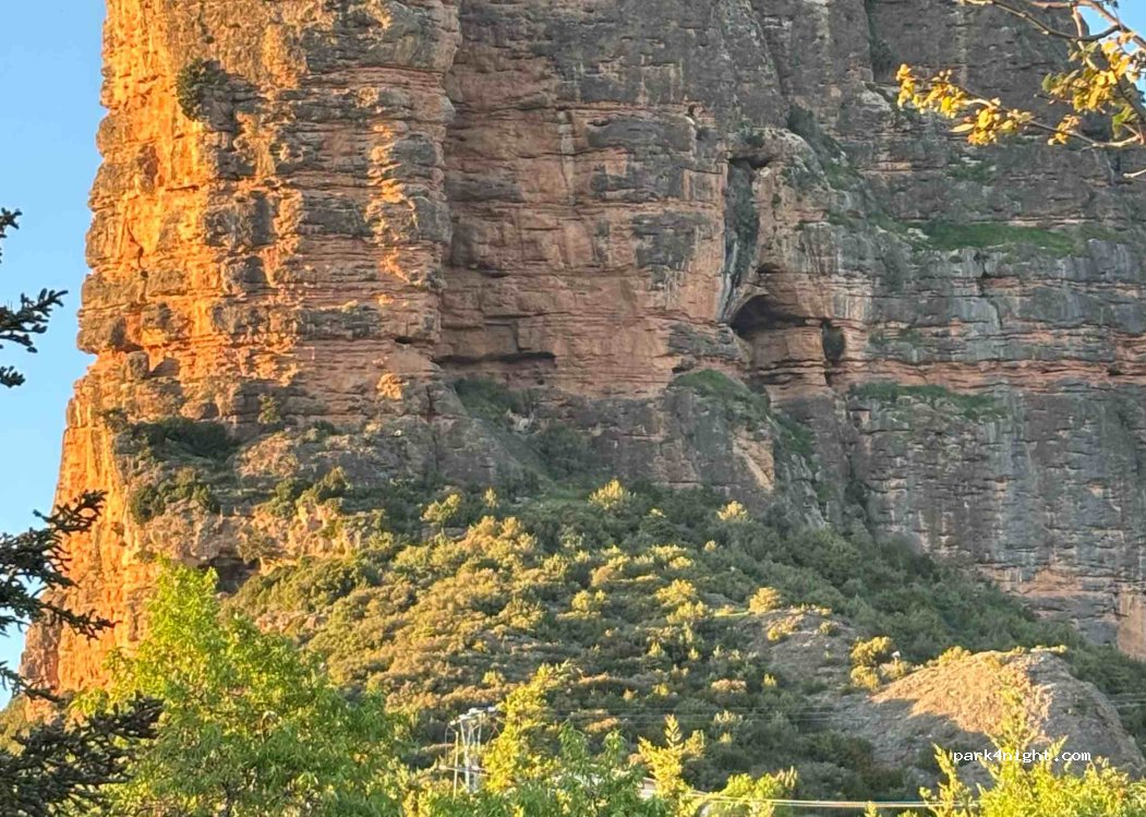 Camping municipal de Agüero,peña sola — foto 5