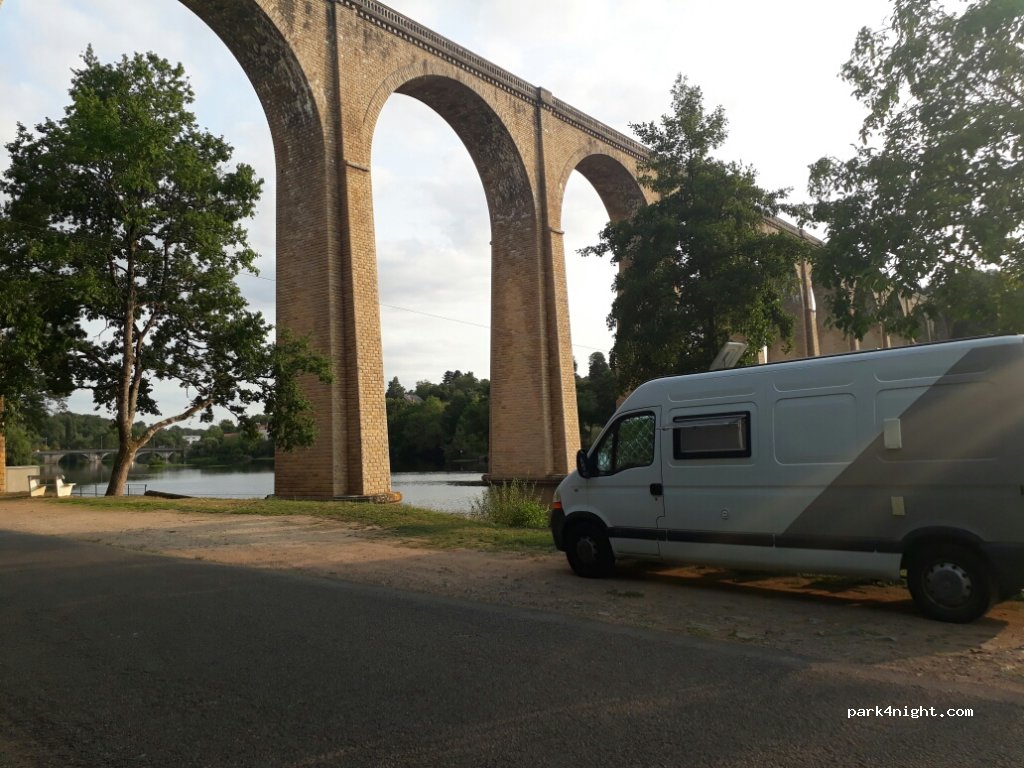 (86150) L'Isle-Jourdain - 7 Avenue de la Vienne — foto 2