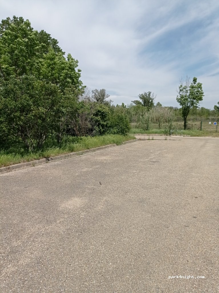 (30210) Remoulins - 24 Avenue du Pont du Gard — foto