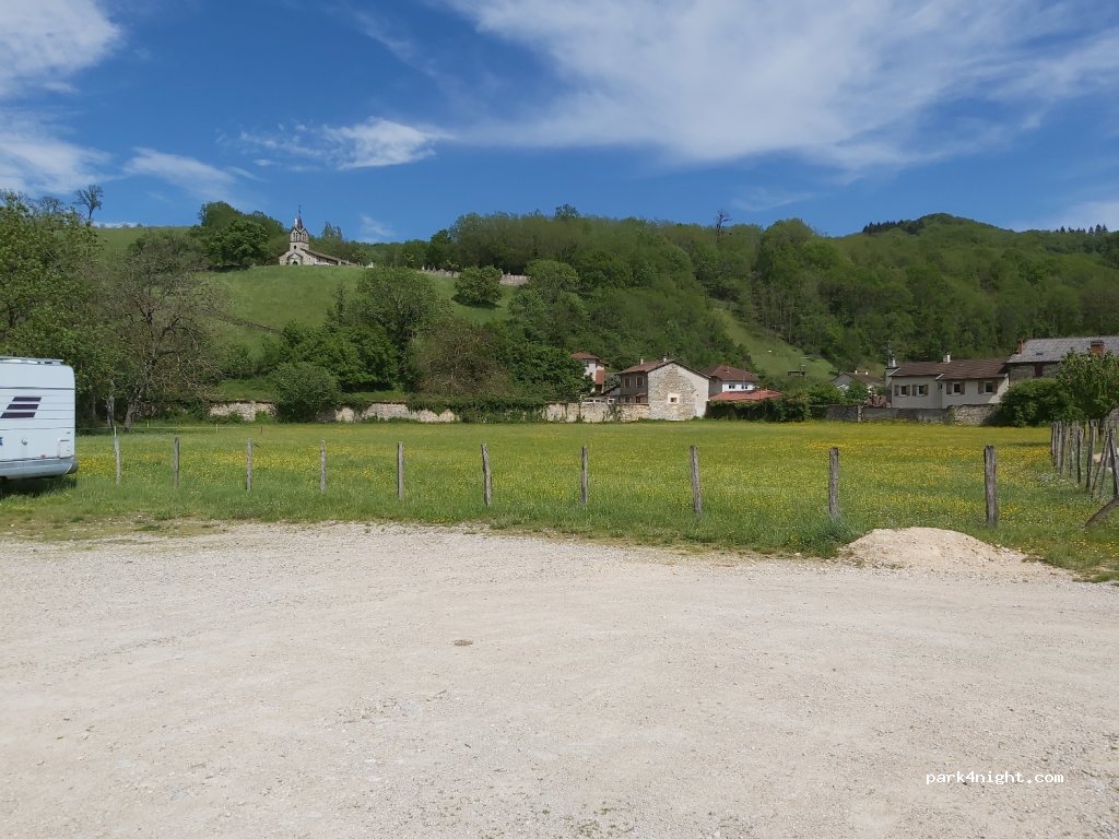 (01150) Vaux-en-Bugey - 211 Quai du Buizin — foto
