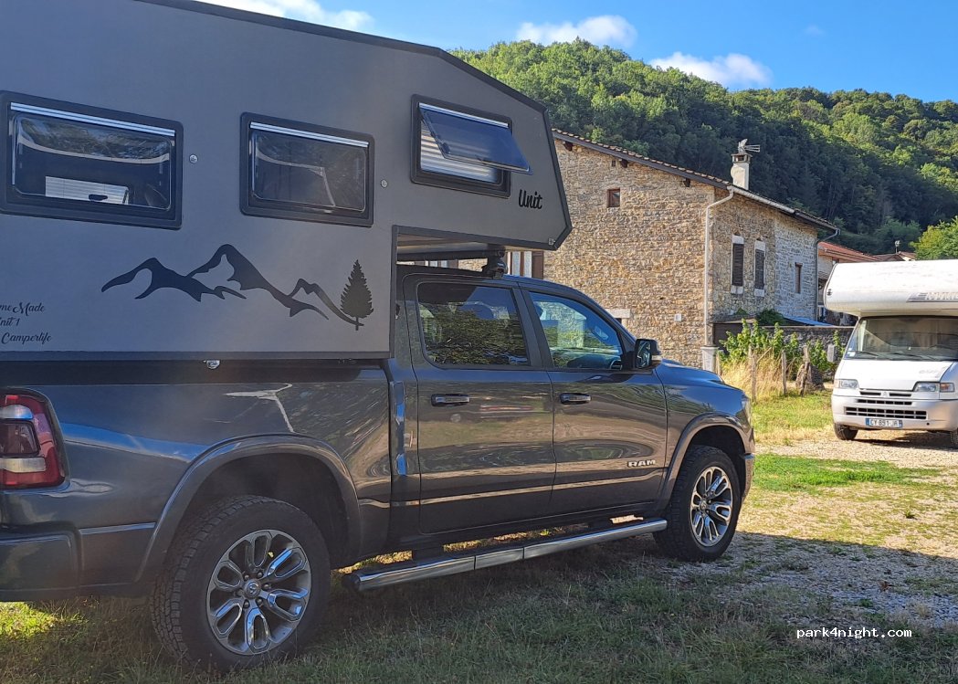 (01150) Vaux-en-Bugey - 211 Quai du Buizin — foto 4