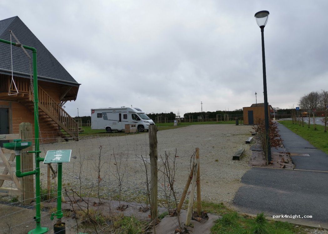 Aire Camping Car Écretteville-lès-Baons — foto