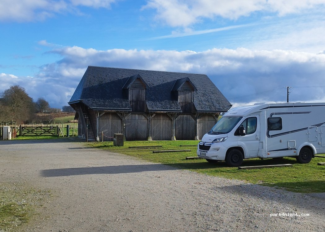 Aire Camping Car Écretteville-lès-Baons — foto 5
