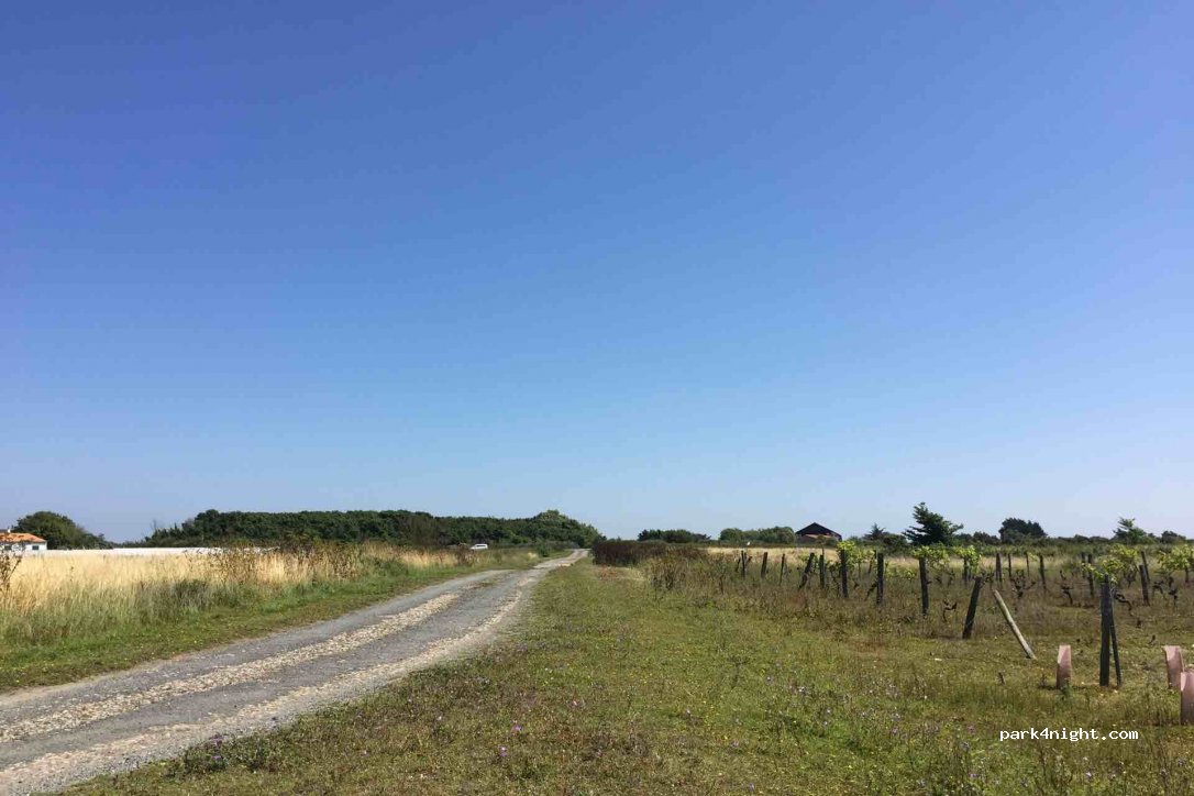 (17880) Les Portes-en-Ré - 4 Route du Vieux Port — foto 2