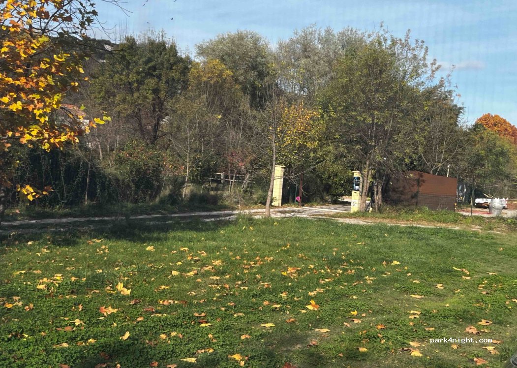 (34190) Brissac - 3 Place de la Mairie — foto