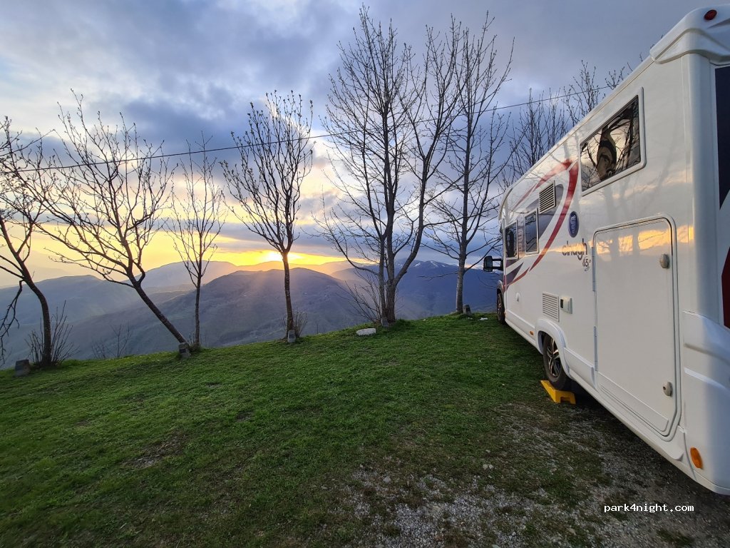 (55033) Castiglione di Garfagnana - Strada Provinciale 71 — foto 2