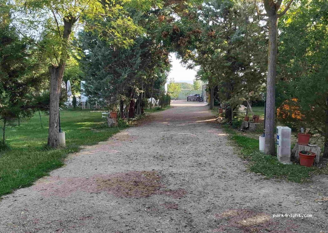 El Llosar municipal campsite — foto