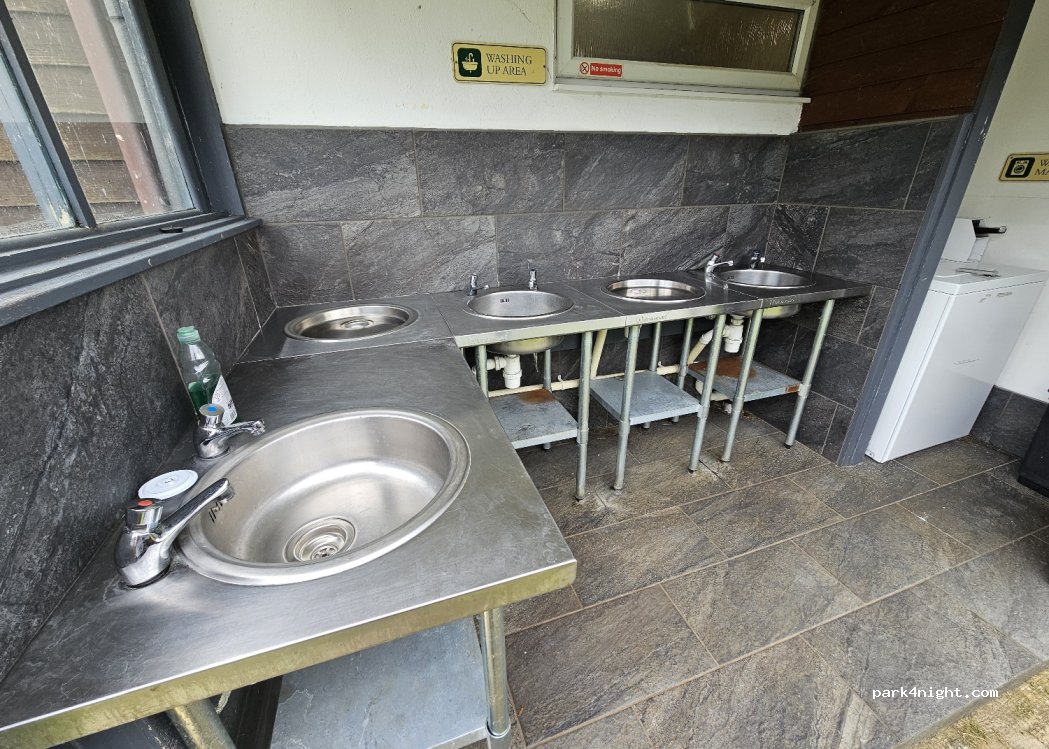 Burton Hill Caravan and Camping Park — foto 4