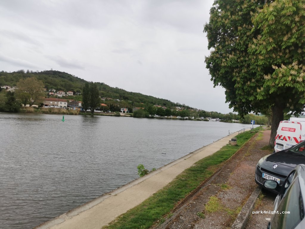 (54700) Pont-à-Mousson - 12 Place du Paradis — foto
