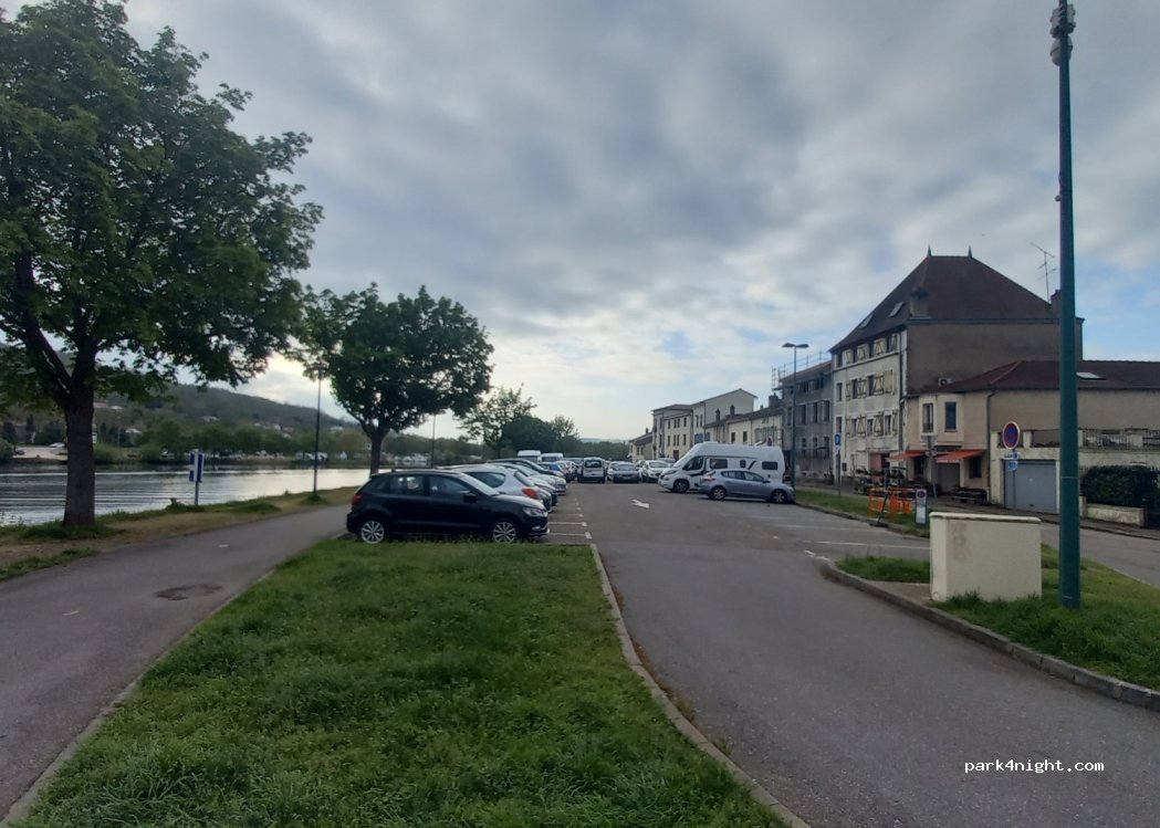 (54700) Pont-à-Mousson - 12 Place du Paradis — foto 3