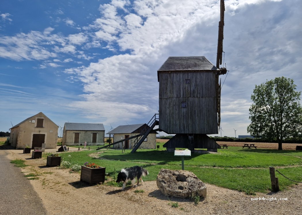 (28150) Ouarville - Le Grand Moulin — foto 3
