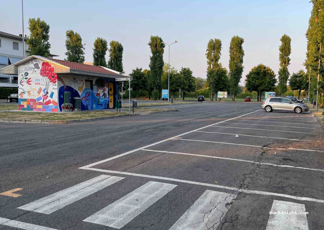 (24059) Urgnano - 33 Piazza dei Popoli — foto
