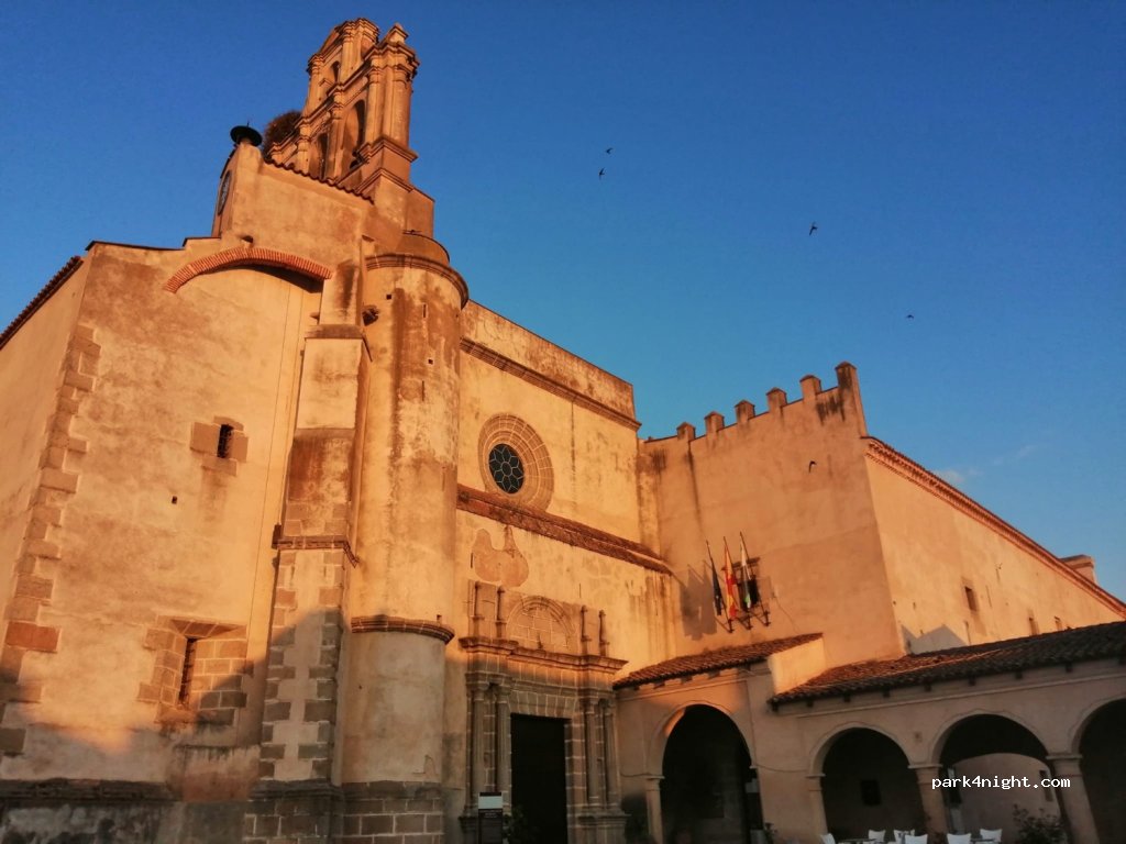 (06292) Calera de León - 1 Calleja Iglesia — foto 2