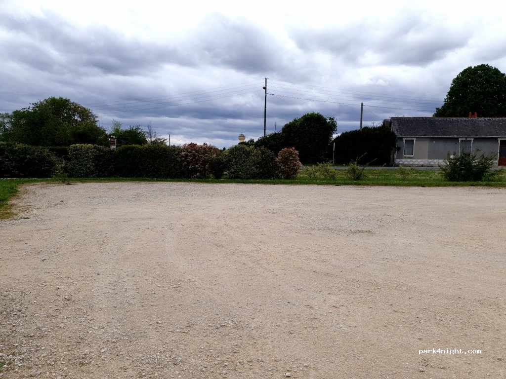 (36300) Pouligny-Saint-Pierre - 5 Route de Blois — foto
