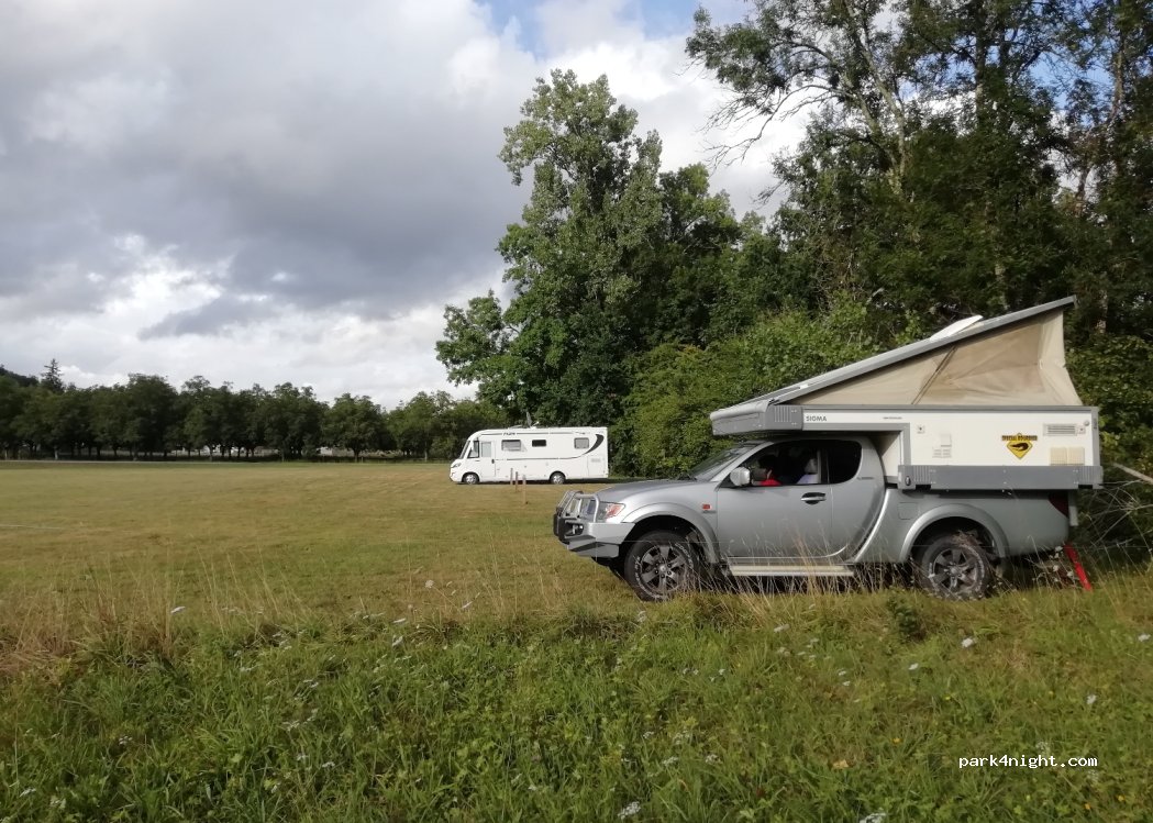 (24420) Savignac-les-Églises - 8 Rue du Pont — foto 3
