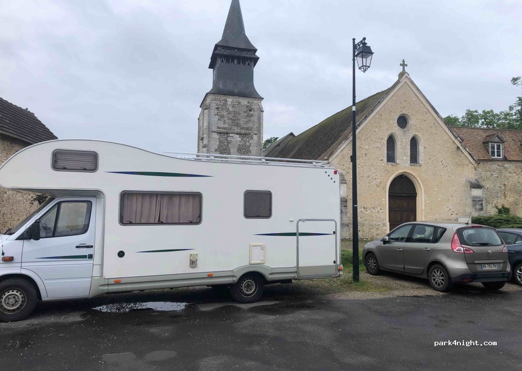 (27490) Clef-Vallée-d'Eure - 6 Place de l'Église — foto