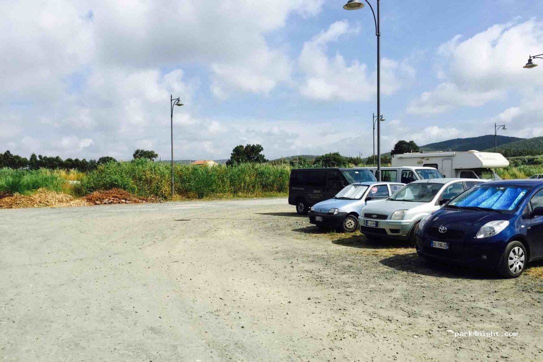 (58022) Follonica - Via Don Sebastiano Leone — foto