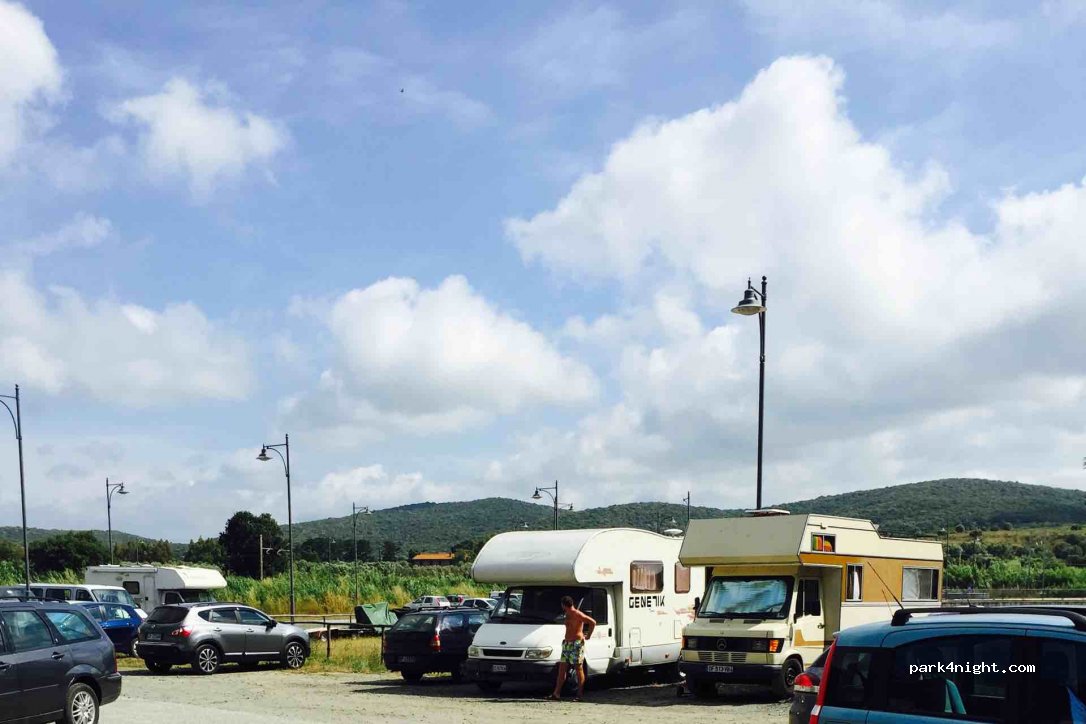 (58022) Follonica - Via Don Sebastiano Leone — foto 2