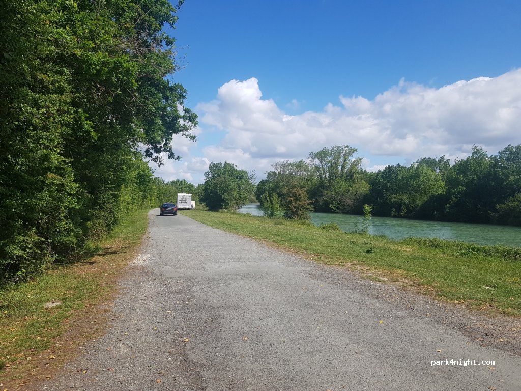 (17230) Andilly - Unnamed Road — foto 2