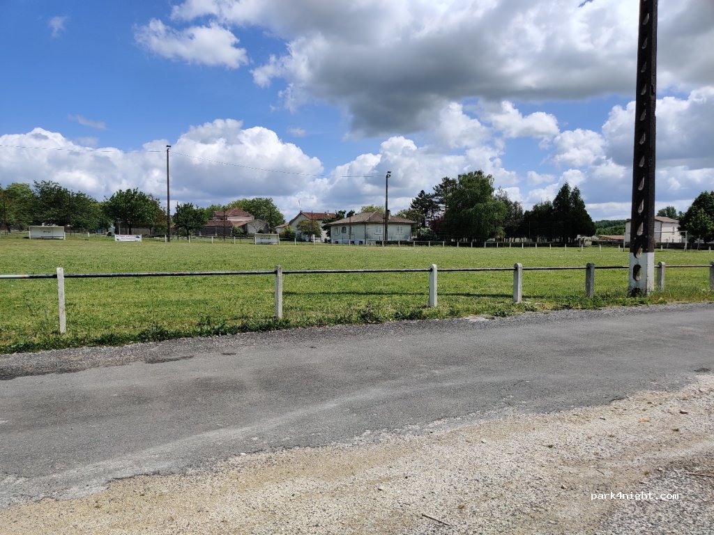 (16170) Saint-Cybardeaux - 17 Rue des Écoles — foto 3